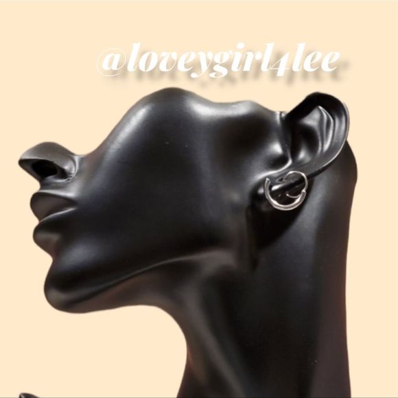 🌟 SILVERTONE PETITE SWIRL HOOP THREADER EARRINGS - Picture 5 of 6